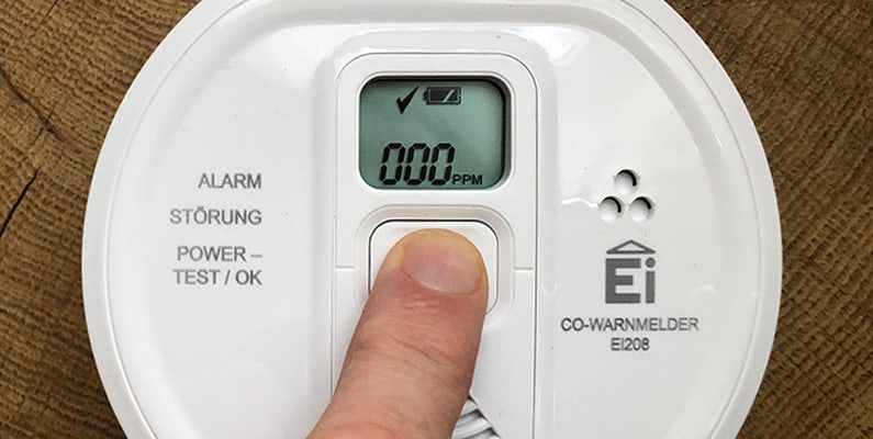 Die Selbstestfunktion des Ei Electronics Ei208D - Kohlenmonoxidmelder Test